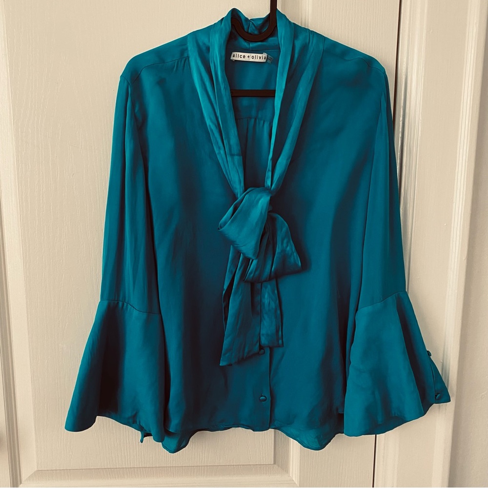 $295 Alice + Olivia Meredith Teal Silk Tie Neck Bell Sleeve Blouse Top Size L - Picture 3 of 12